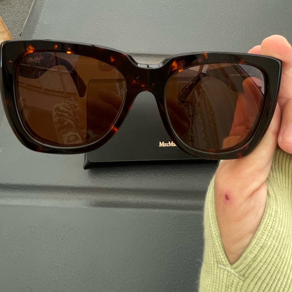 Max Mara tortoise shell sunnies
